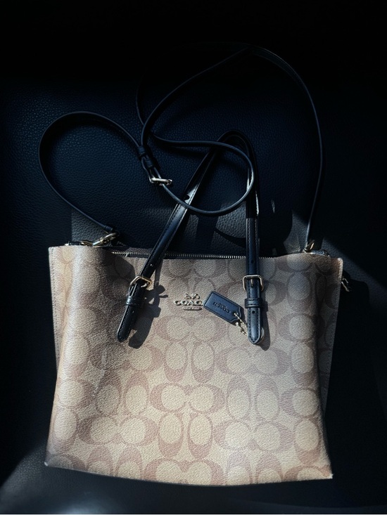 Coach Signature Canvas Tote in Brown with Black Handles. - Picture 13 of 13